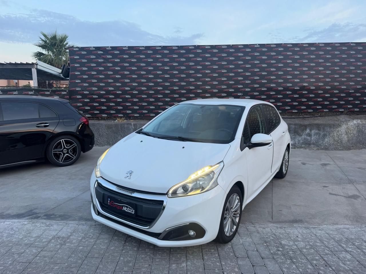 Peugeot 208 PureTech 82 5p. GPL Allure