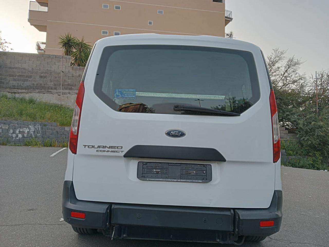 Ford Tourneo Connect Pianale ribassato con rampa disabili in carrozzina