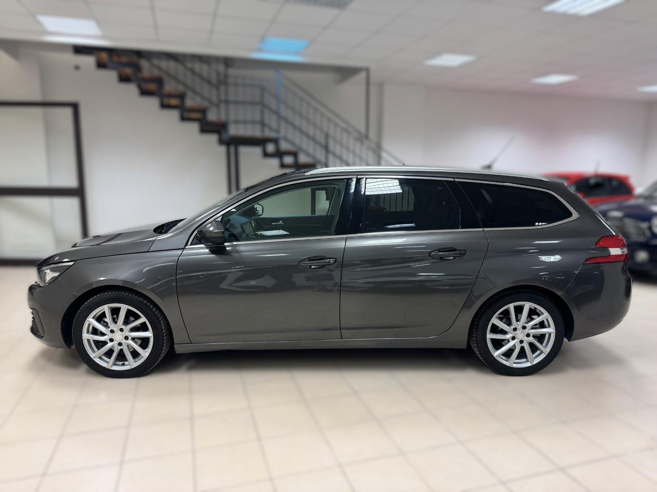 Peugeot 308 BlueHDi 130 S&S SW Allure
