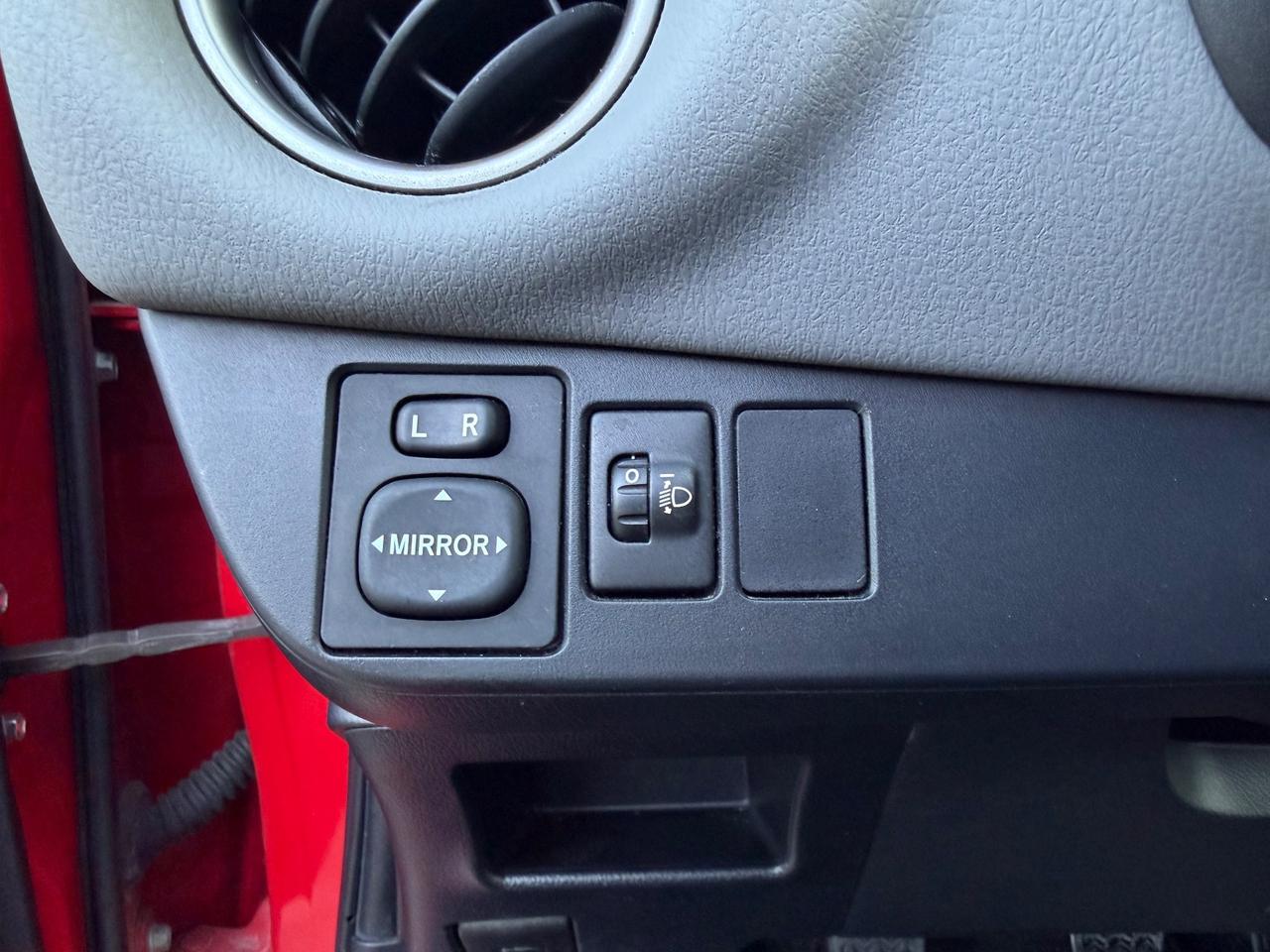 Toyota Yaris 1.0 5PORTE Lounge 2015 EURO6