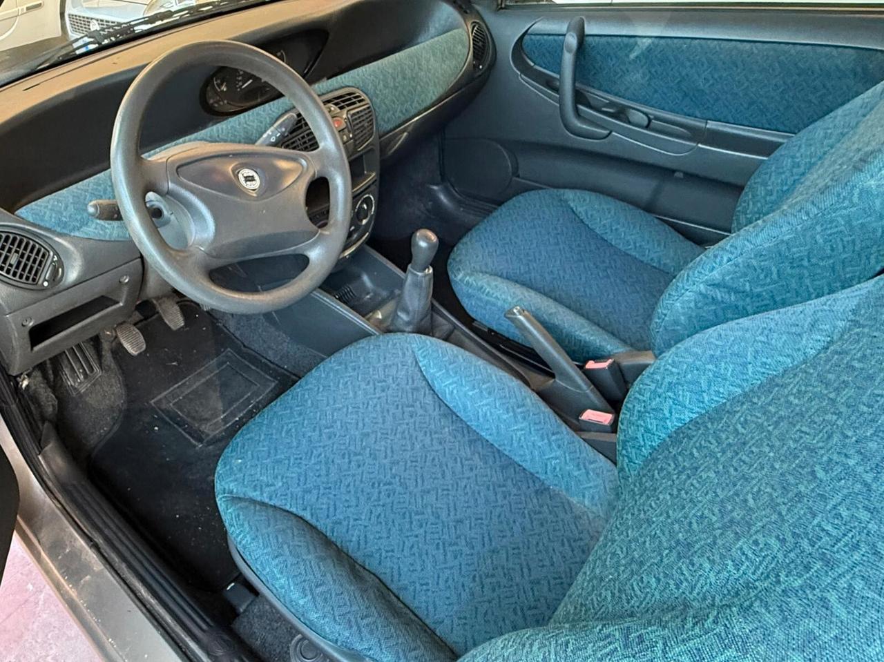 Lancia Y 1.2i 16V cat LE