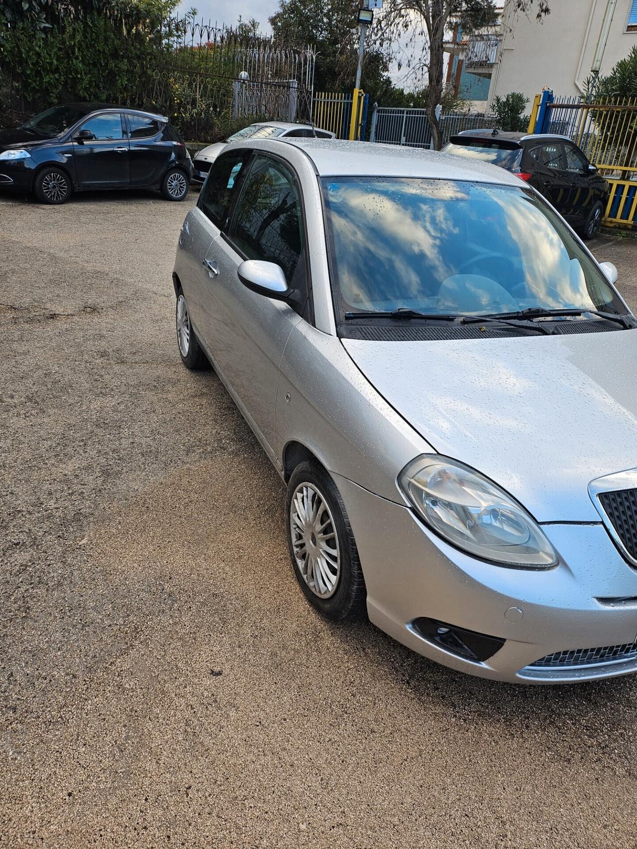 Lancia Ypsilon 1.2 69 CV 5 porte GPL Ecochic Platinum