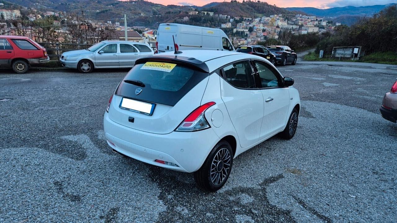 Lancia Ypsilon 1.0 5p Hybrid Platino-2024-km12.700