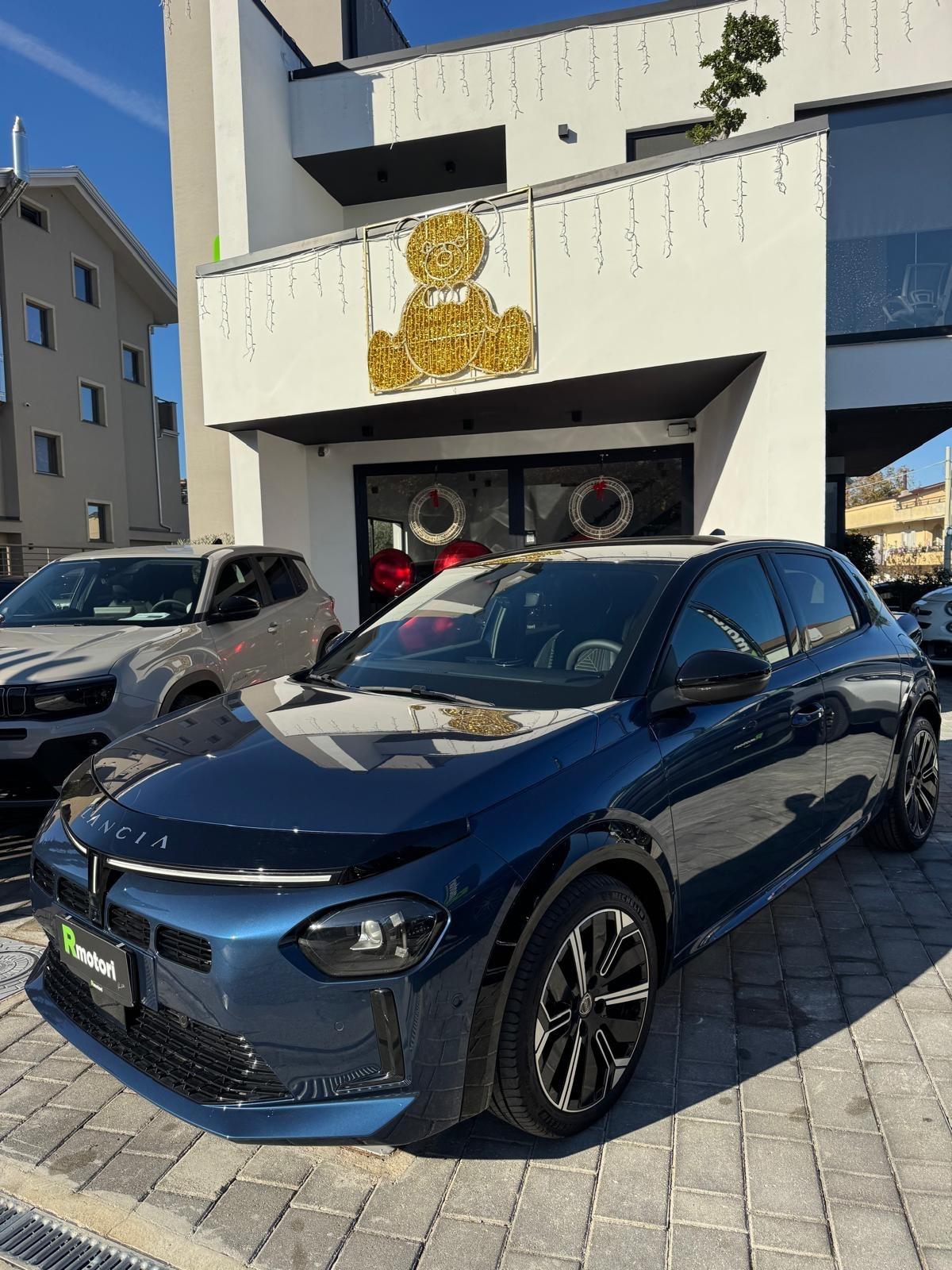 Lancia Ypsilon Hybrid e-DCT LX