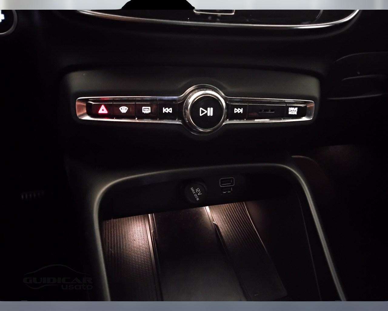 VOLVO XC40 - XC40 2.0 d3 Inscription geartronic my20