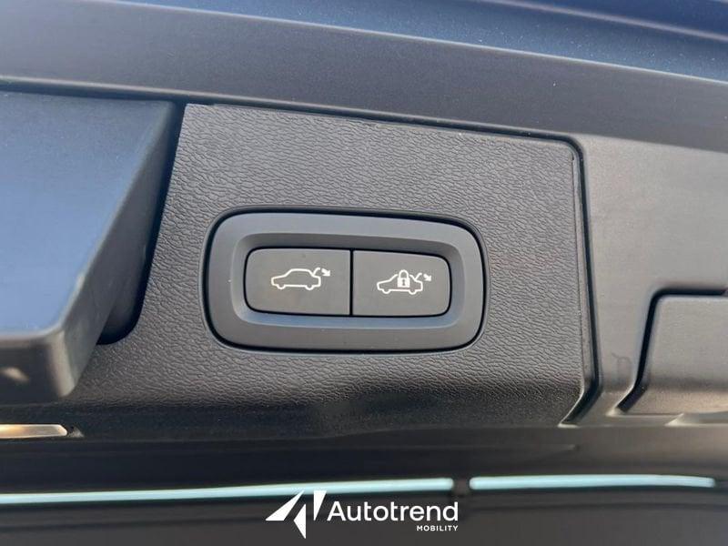 Volvo XC60 Recharge T6 253+145 CV Plug-in hybrid AWD Automatico Ultra Black Edition