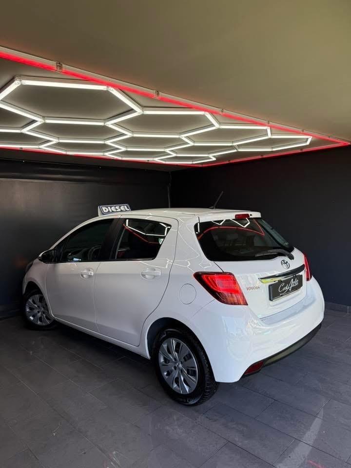 Toyota Yaris 1.4 D-4D Lounge 11/2014