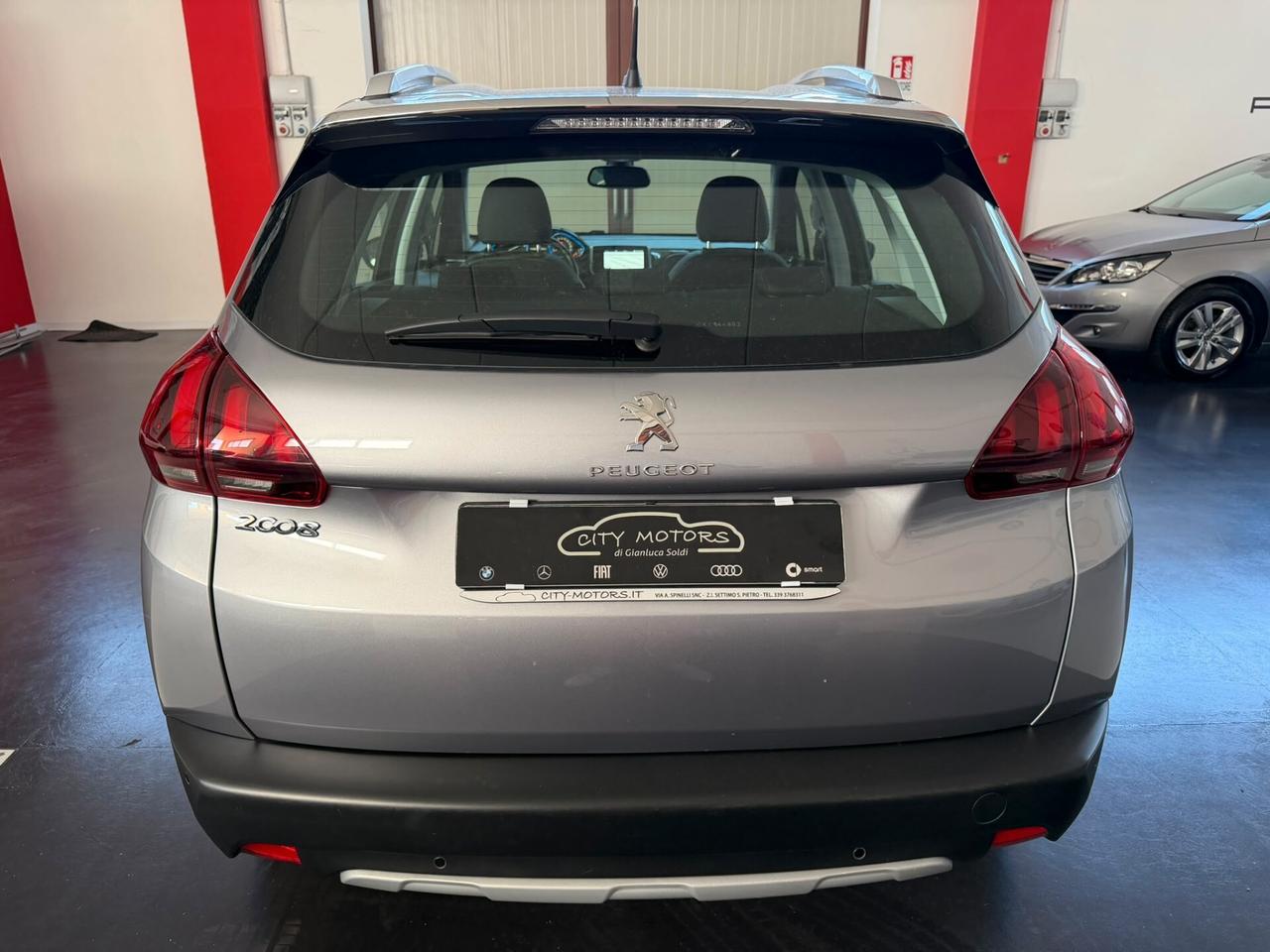 Peugeot 2008 1.2 Pure Tech 82 Allure km 14870