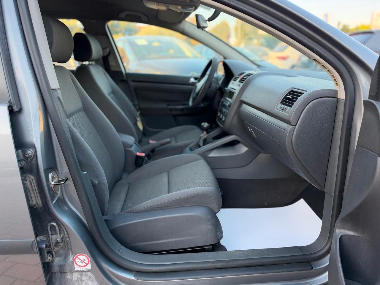 Volkswagen Golf 1.9 TDI 5p. Sportline