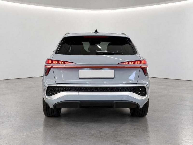 Audi Q3 Audi Q3 1.5 TFSI 150cv S tronic S LINE TETTO Pano LED NAVI CAMERA 19 GARANZIA ESTESA