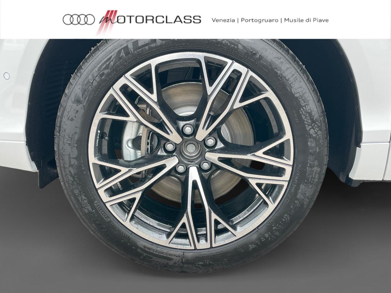 Audi Q3 1.5 e-hybrid 272cv s line edition s tronic