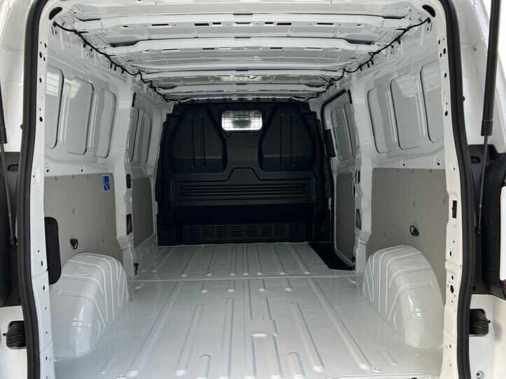 Volkswagen Transporter T7 L2 2.0 150CV DSG 4MOTION 500KM!