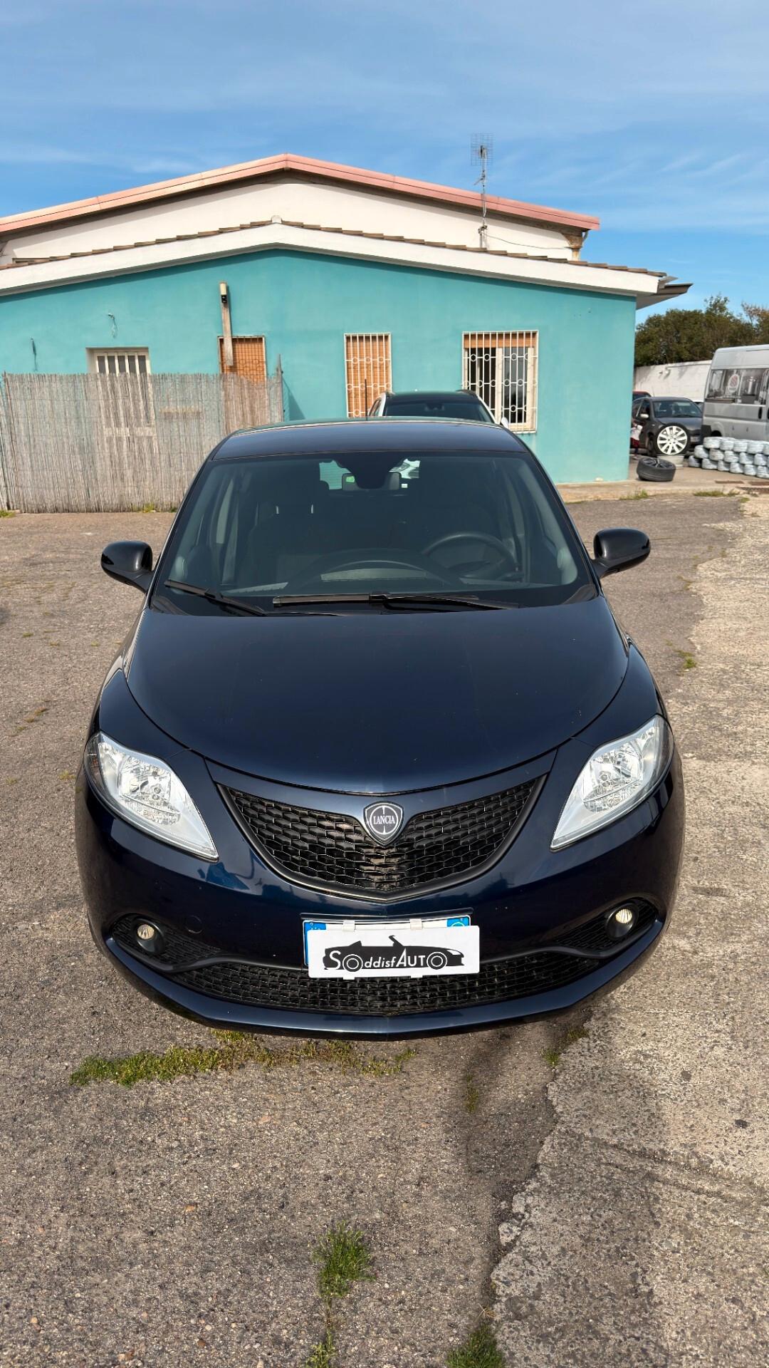 Lancia Ypsilon 1.0 FireFly 5 porte S&S Hybrid Ecochic Silver