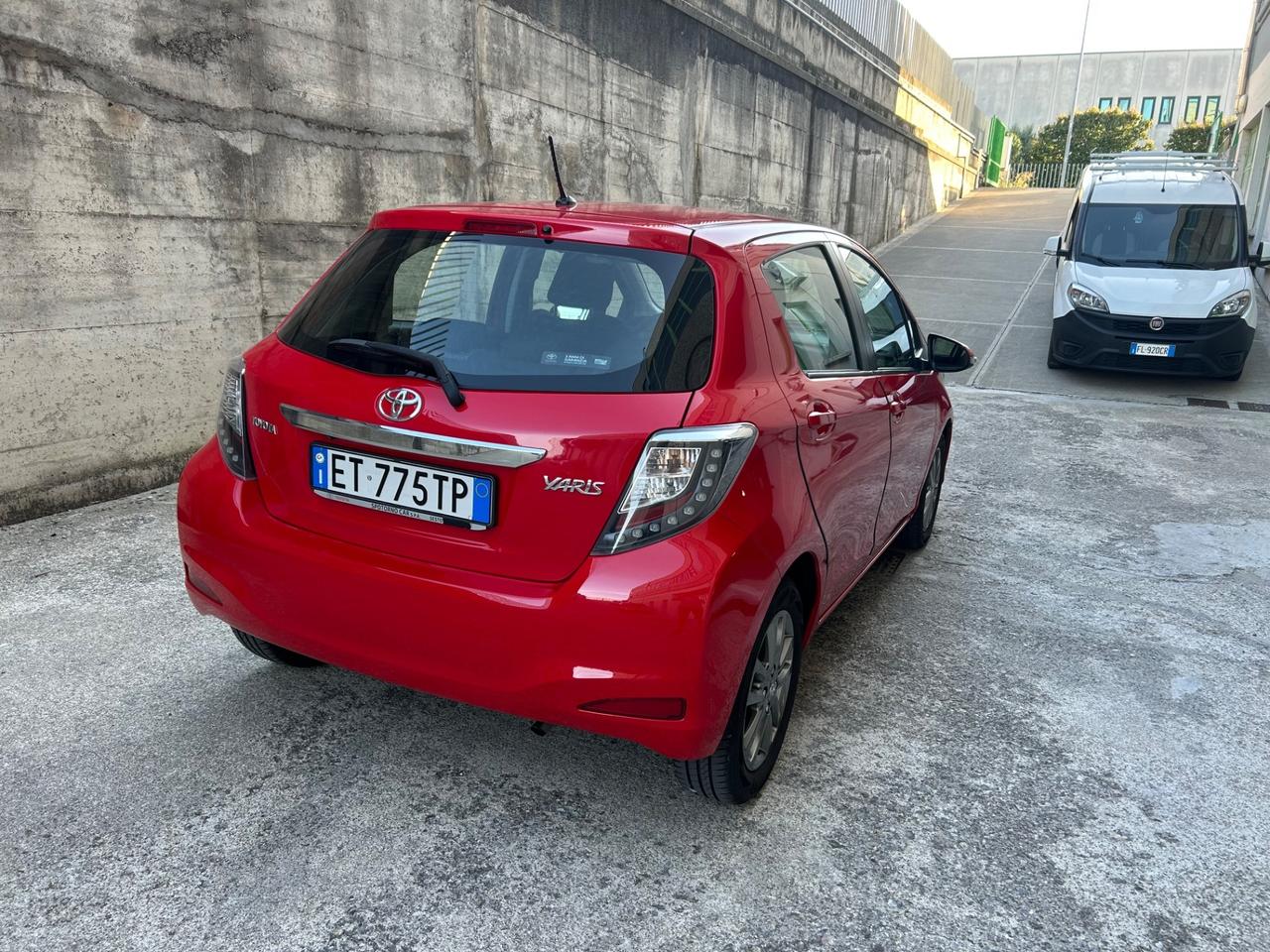 Toyota Yaris 1.0 5 porte Lounge