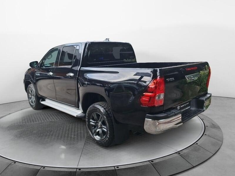 Toyota Hilux 2.4 D-4D A/T 4WD 4 porte Double Cab Lounge