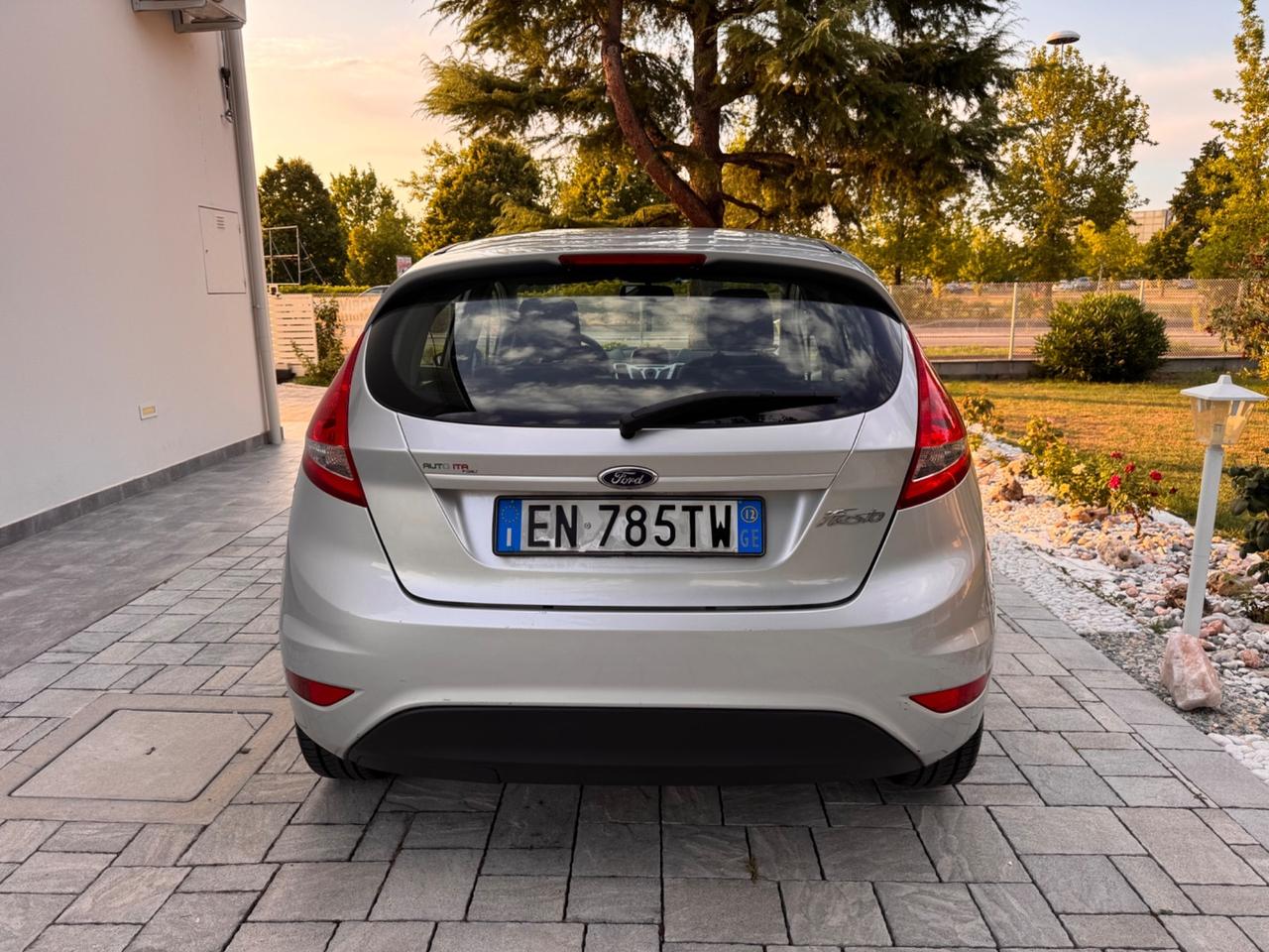 Ford Fiesta Ikon 1.4 TDCi 70CV 5 porte OK NEOPATENTATI