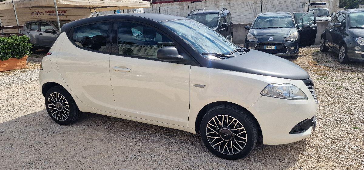 LANCIA Ypsilon 1.2 69 CV 5 porte GPL Ecochic S Momodesign