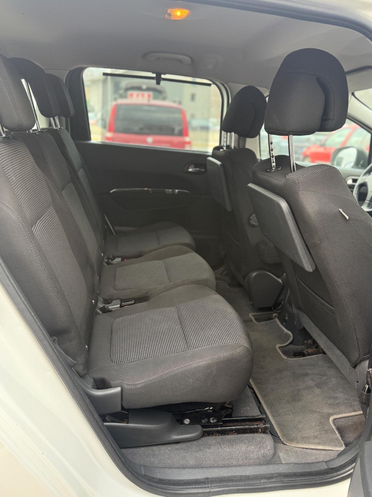 Peugeot 5008 2.0 HDi 150CV Business