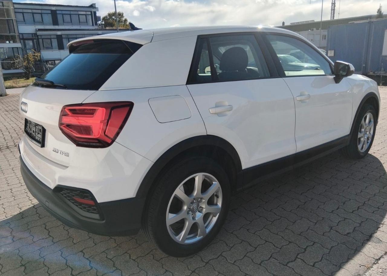 Audi Q2 35 TFSI Admired Navi Fari Led