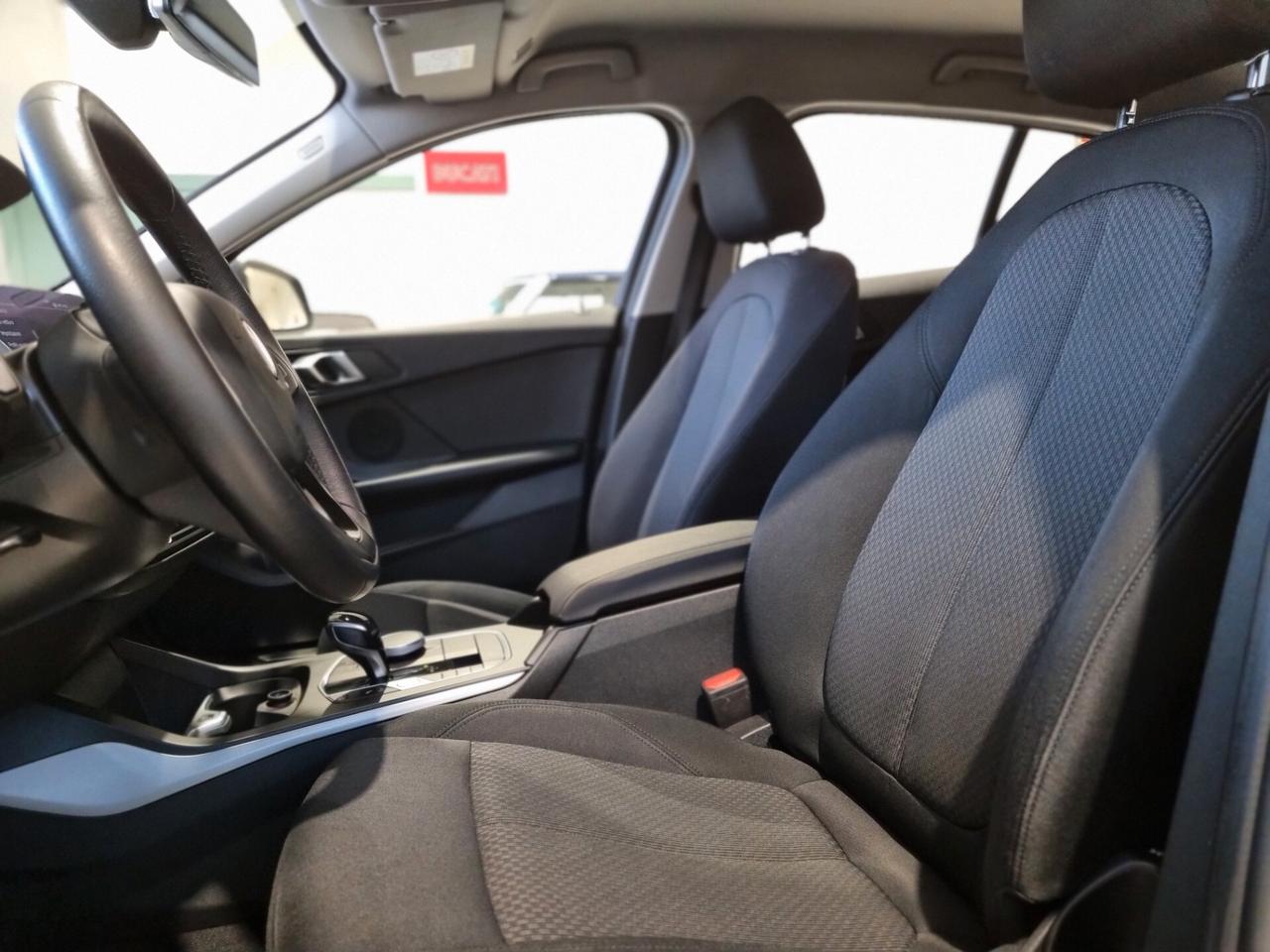 Bmw 116d 5p. Business Advantage