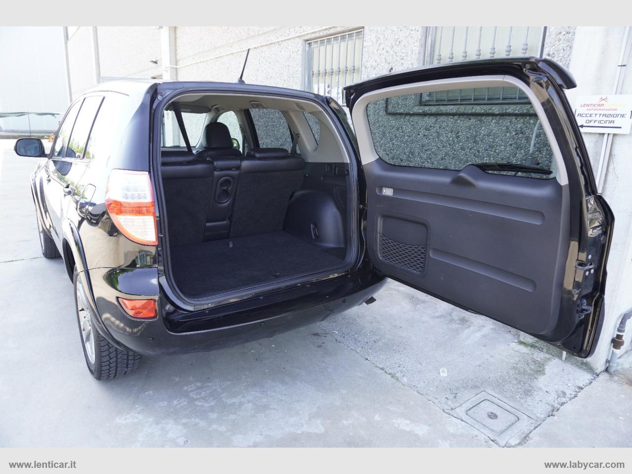 TOYOTA RAV4 Crossover 2.2 D-Cat A/T 150CV Exec.
