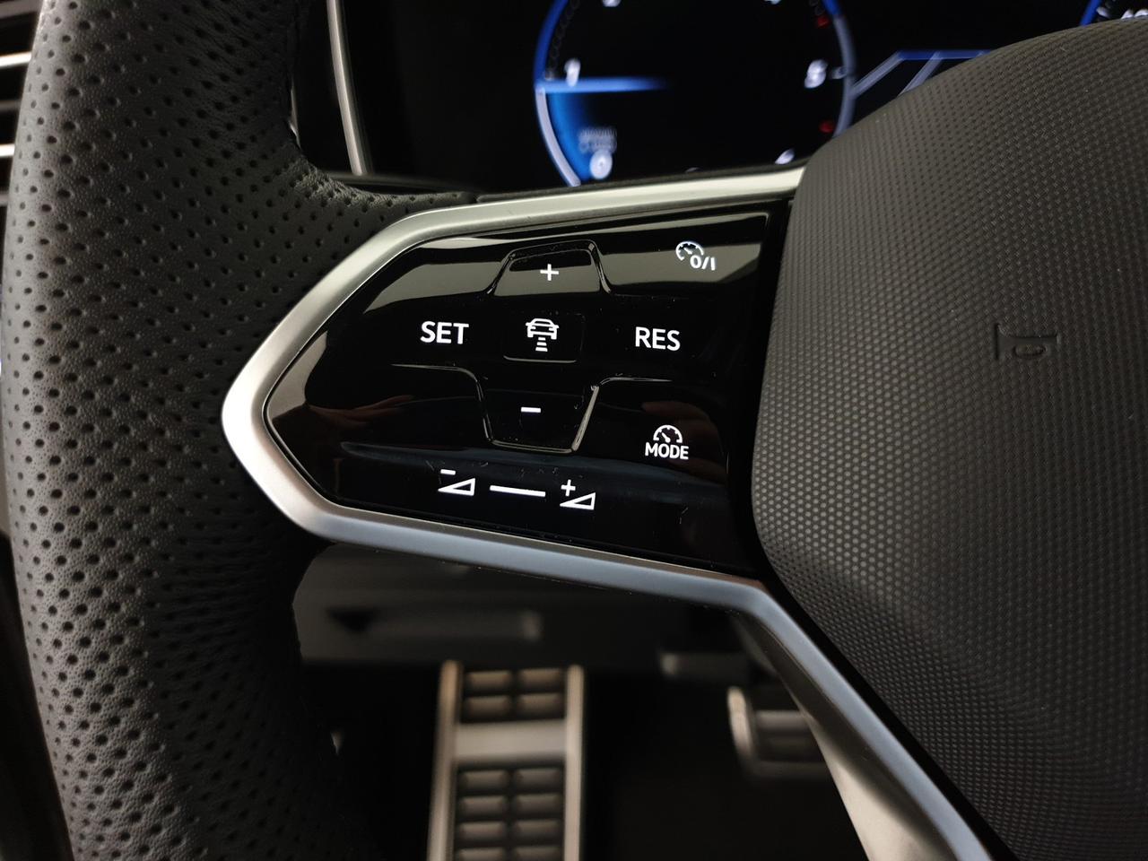 Volkswagen Touareg 3.0 v6 tdi scr r-line 231cv auto