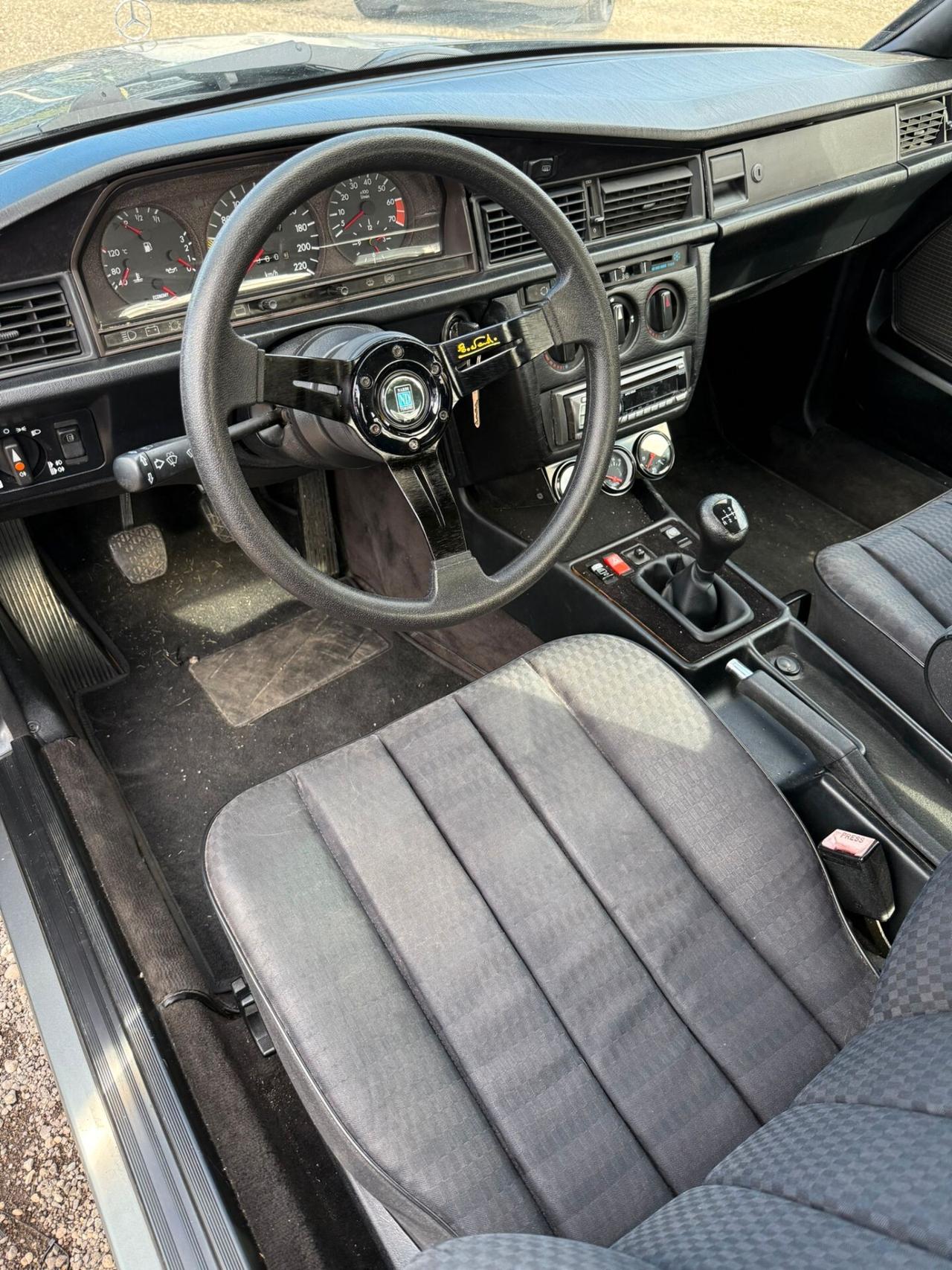 Mercedes-benz 190 2.0 E german style