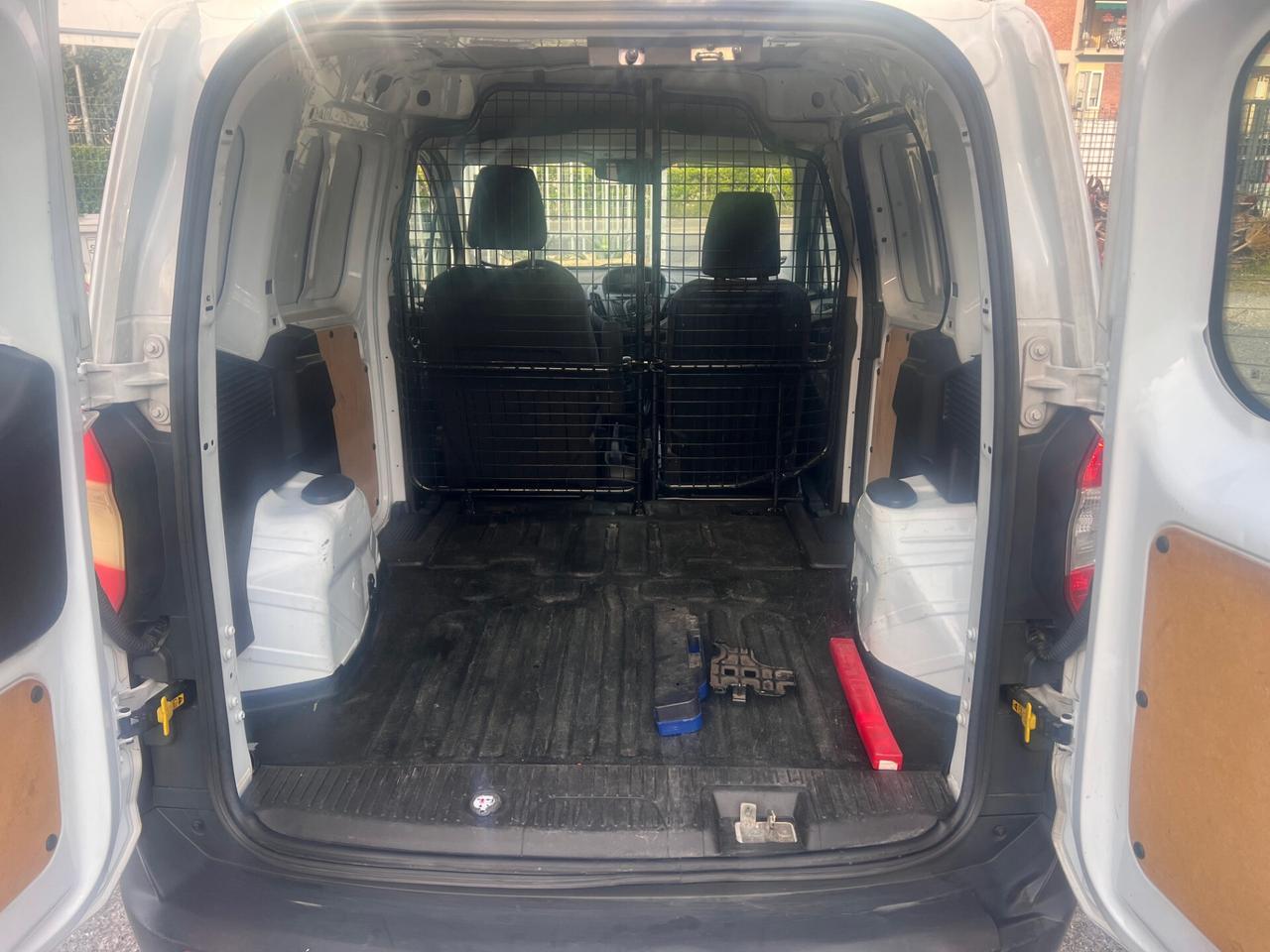 Ford Tourneo Courier 1.5 TDCI 75 CV VAN