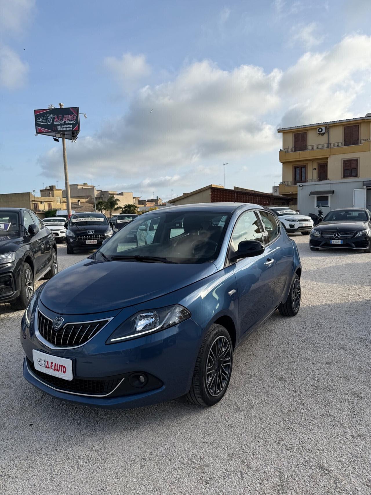 Lancia Ypsilon 1.0 FireFly 5 porte S&S Hybryd Gold