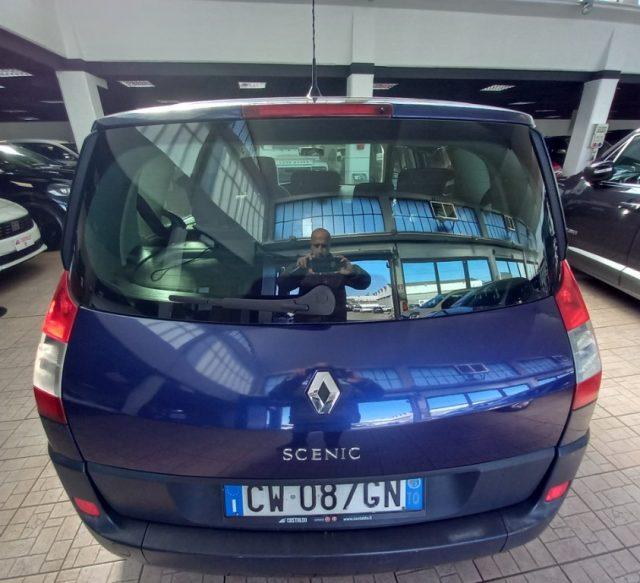 RENAULT Grand Scenic 1.6 16V Confort Authentique