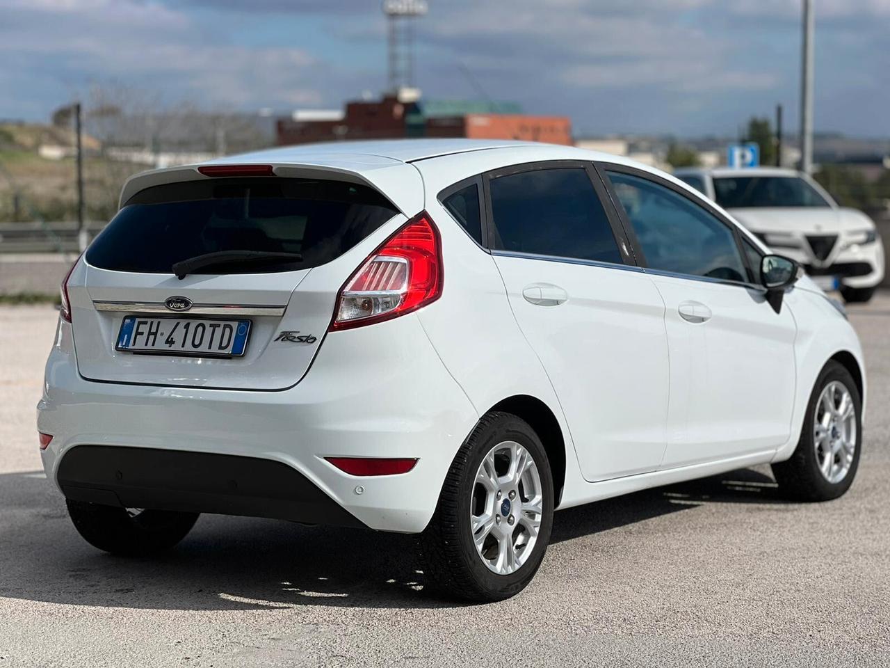 Ford Fiesta 1.5 TDCi 75CV 5 porte Titanium