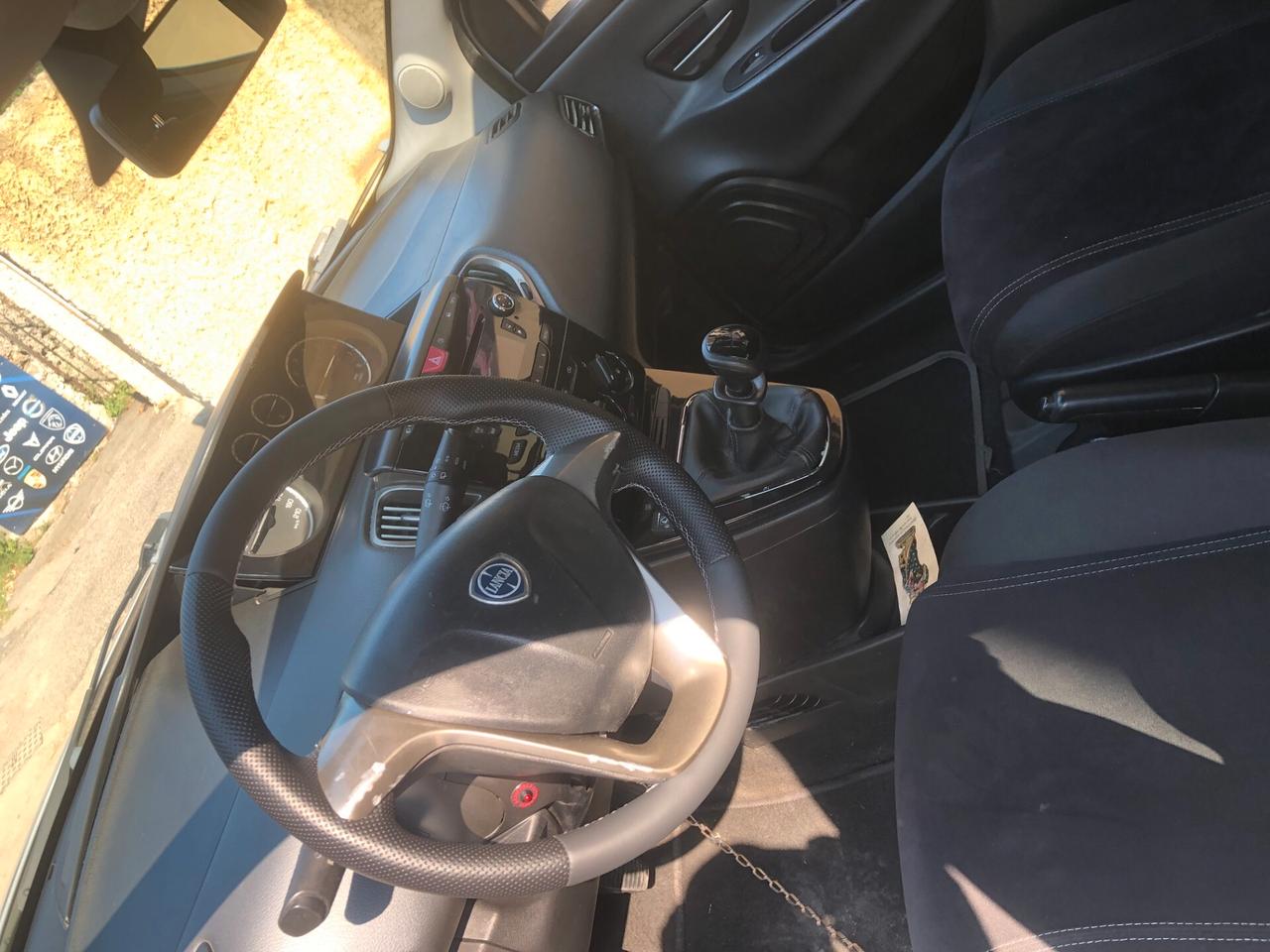 Lancia Ypsilon 1.2 69 CV 5 porte GPL