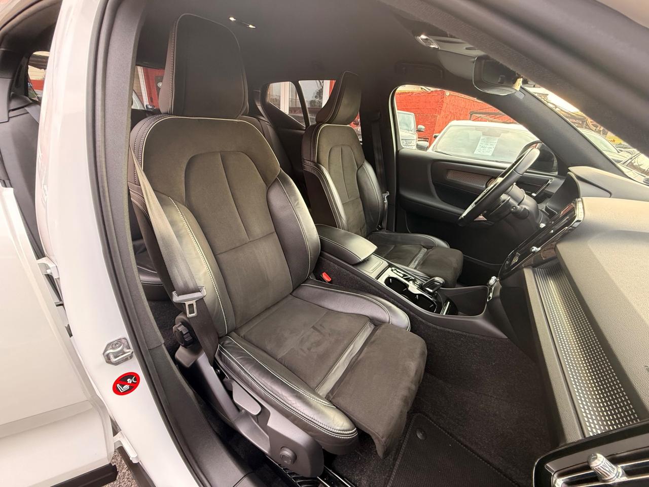 XC40 D4 AWD Geartronic R-design-unipro-