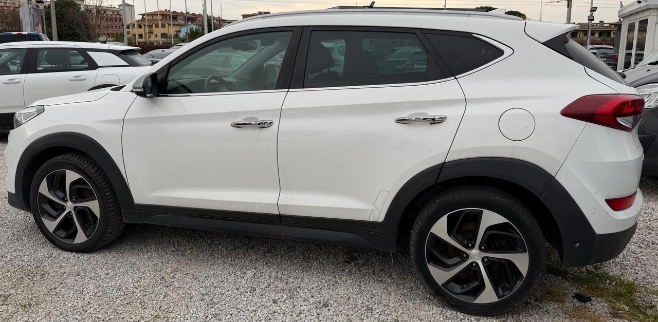Tucson 1.7 CRDi motore ko Sound Edition Iva esposta