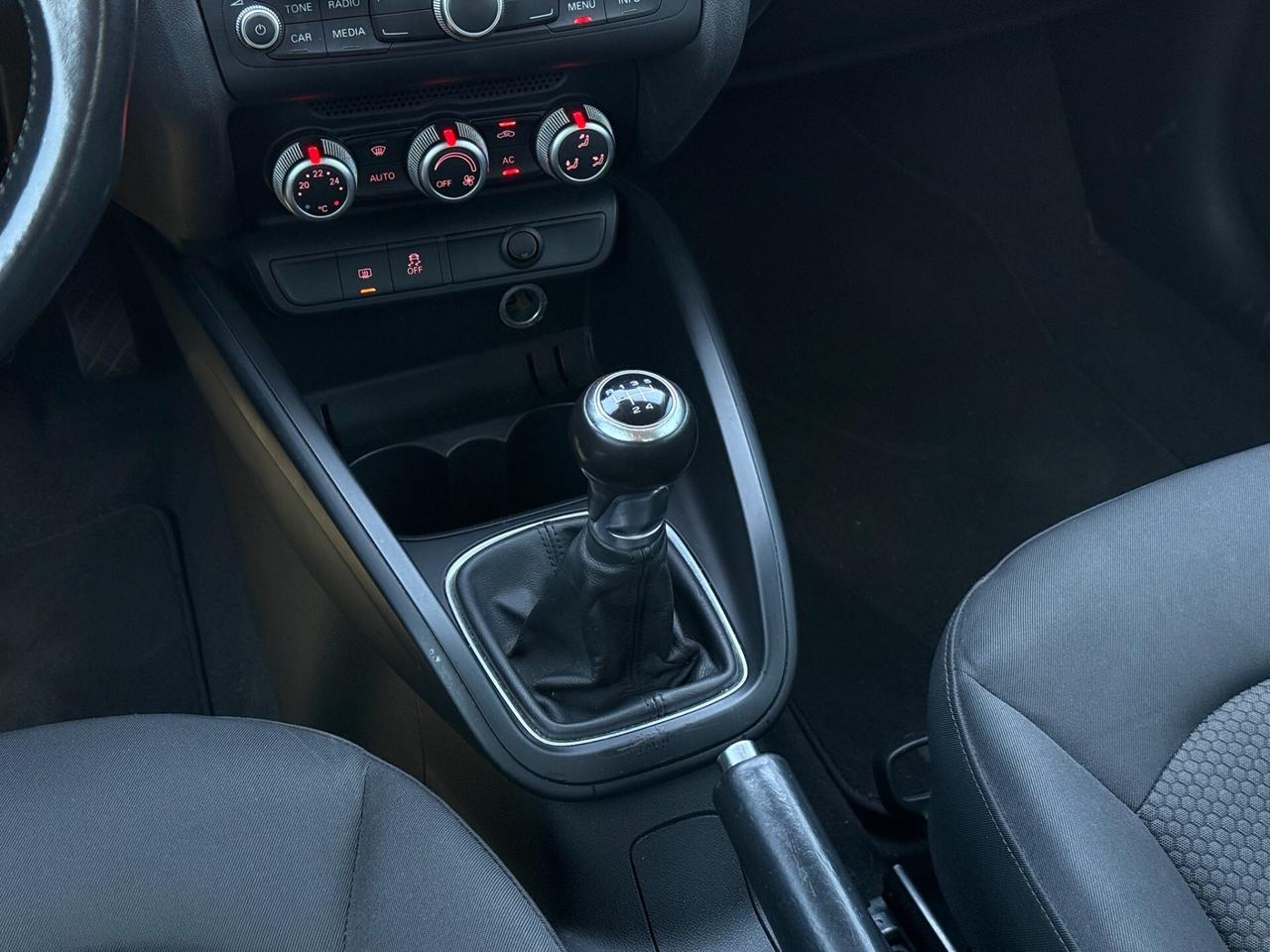 AUDI A1 2013 1.6 TDI 90cv Admired