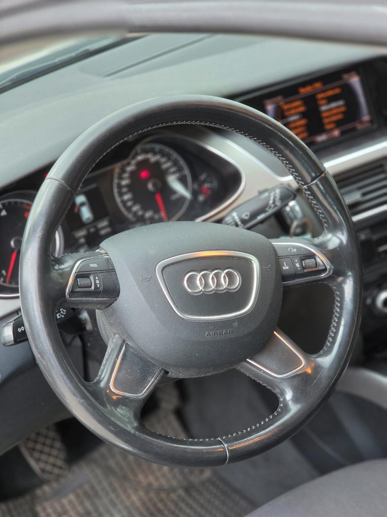 Audi A4 Avant 2.0 TDI 136CV S-Line