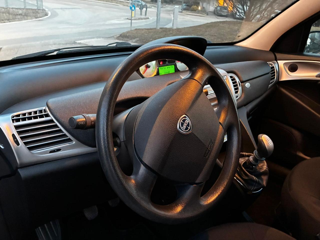 LANCIA YPSILON 1.2 ORO - NEOPATENTATI