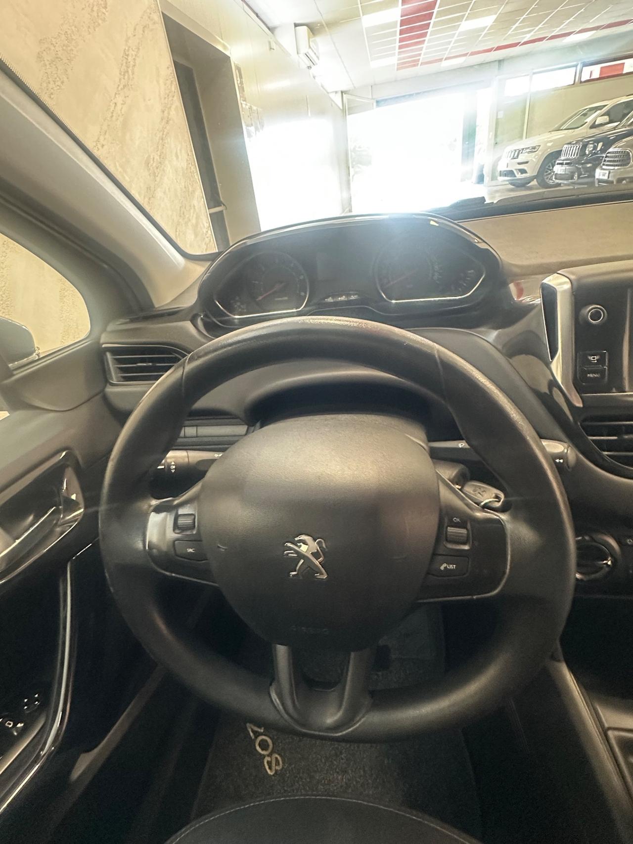 Peugeot 208 1.4 HDi 68 CV 5 porte Allure