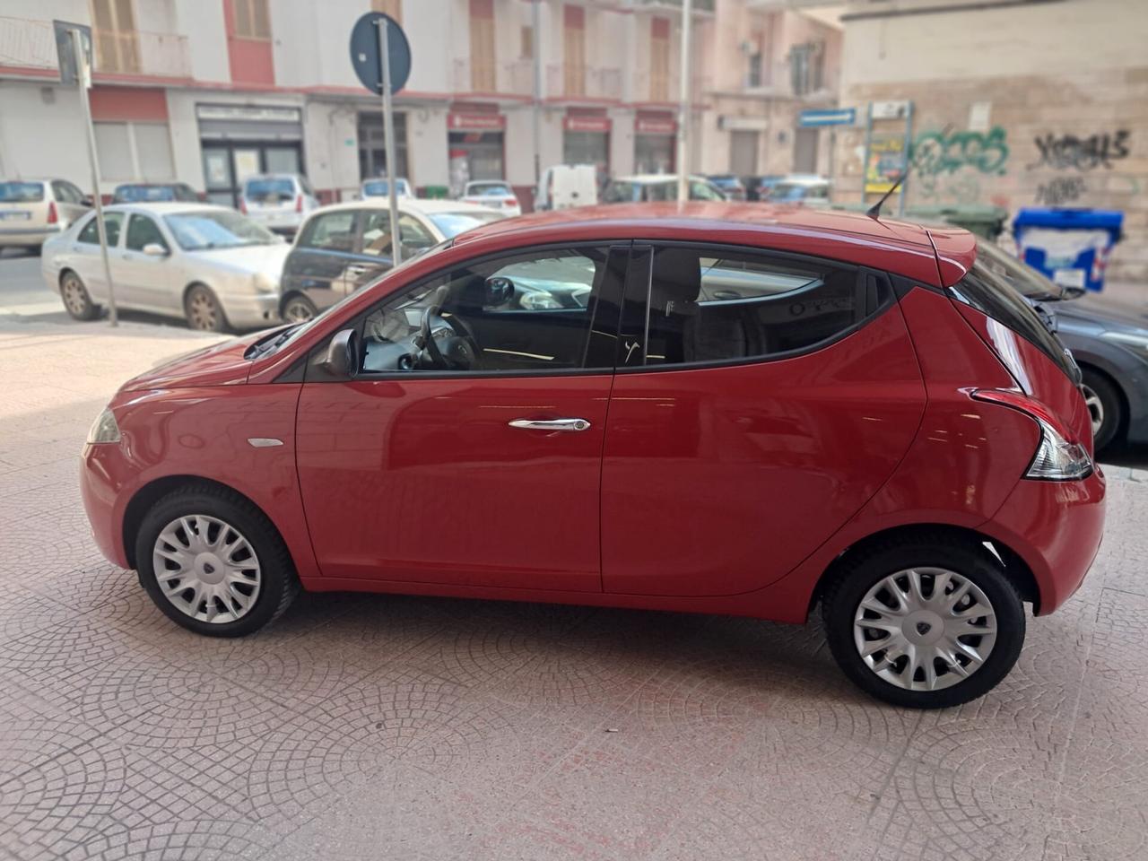 Lancia Ypsilon 1.2 69 CV -NEOPATENTATI-Euro6650-