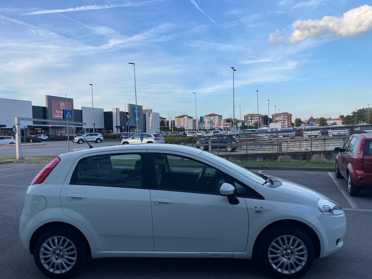 Fiat Grande Punto 1.4 5P Fun 57 kw
