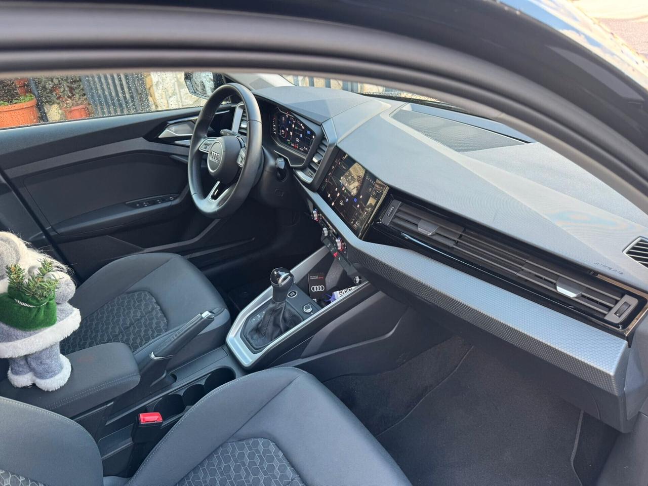 Audi A1 citycarver 30 TFSI S tronic Identity Contrast