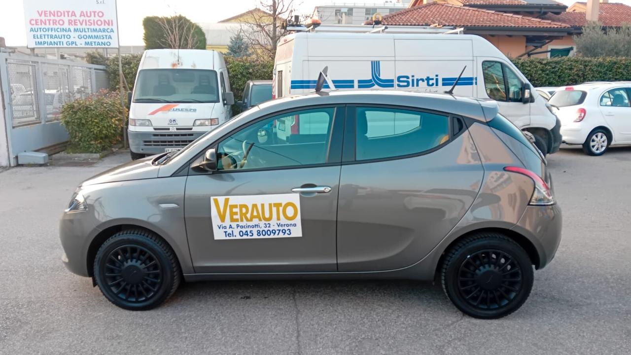 Lancia Ypsilon 1.0 FireFly 5 porte S&S Hybrid UnYca