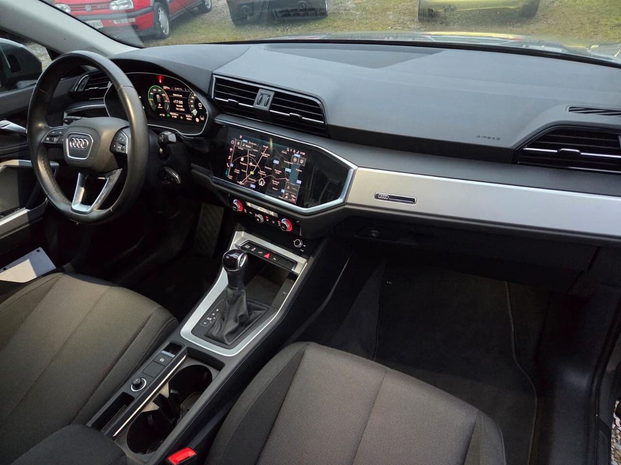 Audi Q3 45 TFSI e S tronic Hybrid