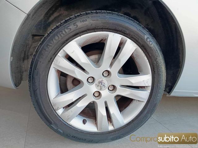 PEUGEOT 5008 1.6 HDi 7 POSTI