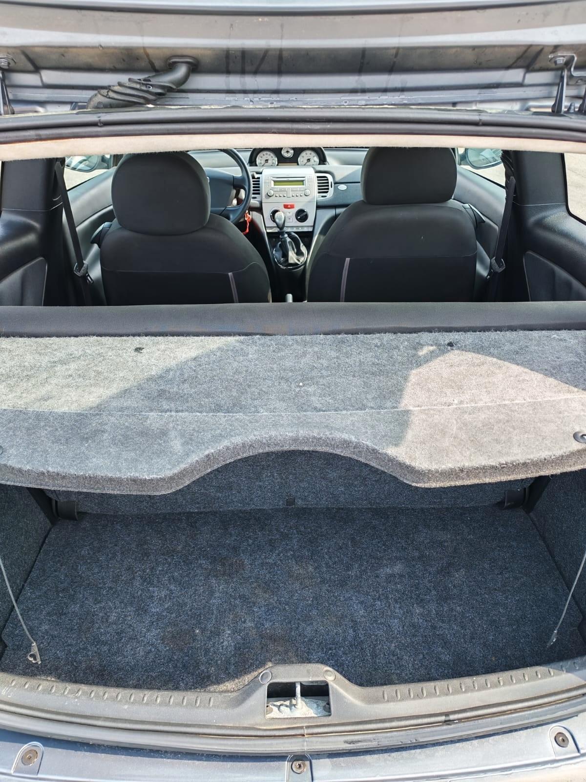 Lancia Ypsilon 1.2 69 CV 5 porte S&S Silver