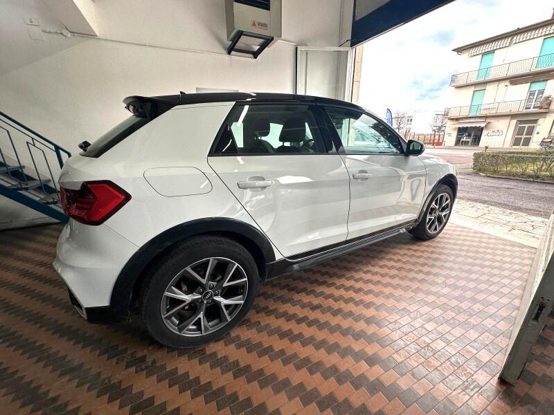 AUDI A1 2ª serie A1 citycarver 30 TFSI S troni...
