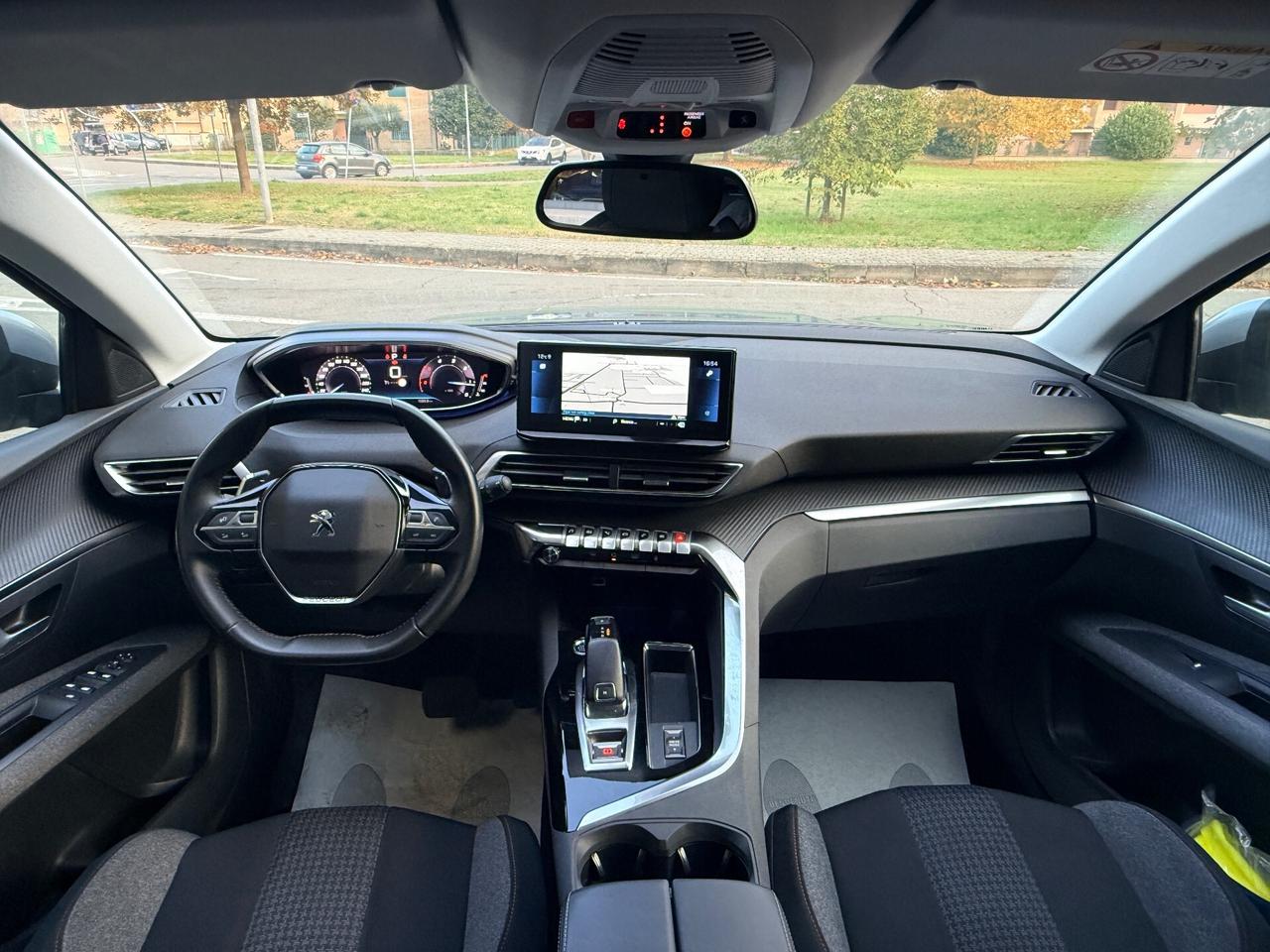 Peugeot 3008 BlueHDi 130 S&S EAT8 Active pack