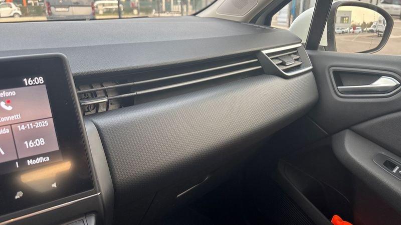 Renault Clio INTENS Hybrid E-TECH 140