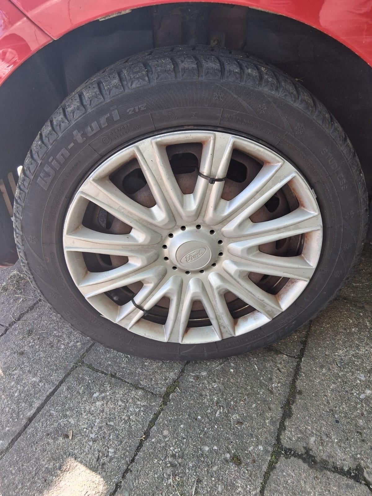 Ford Fiesta 1.2 82 CV 5P TITANIUM