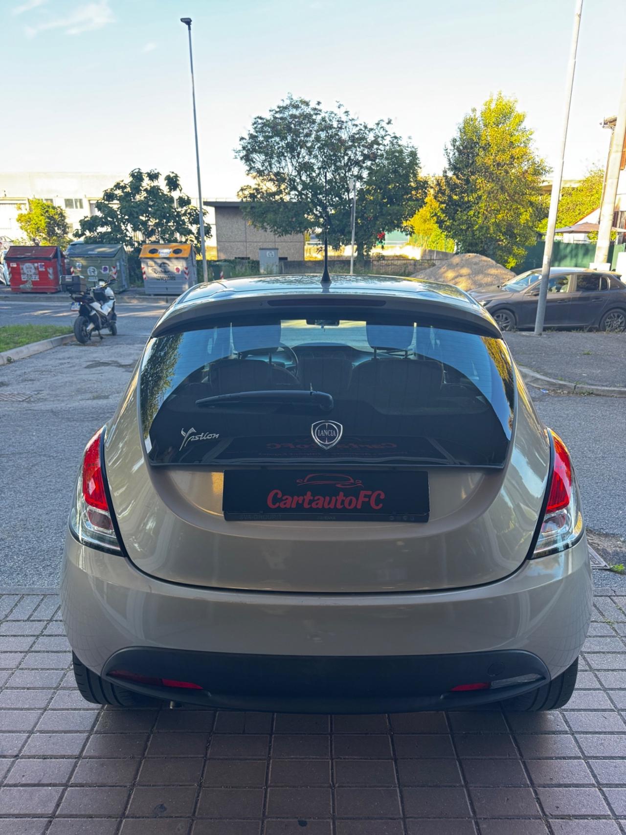 Lancia Ypsilon 1.4 Unyca Ecochic GPL